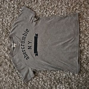 Boys Abercrombie t shirt size medium